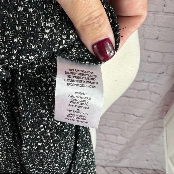 democracy black and white asymmetrical pullover top size XL - Picture 7 of 7